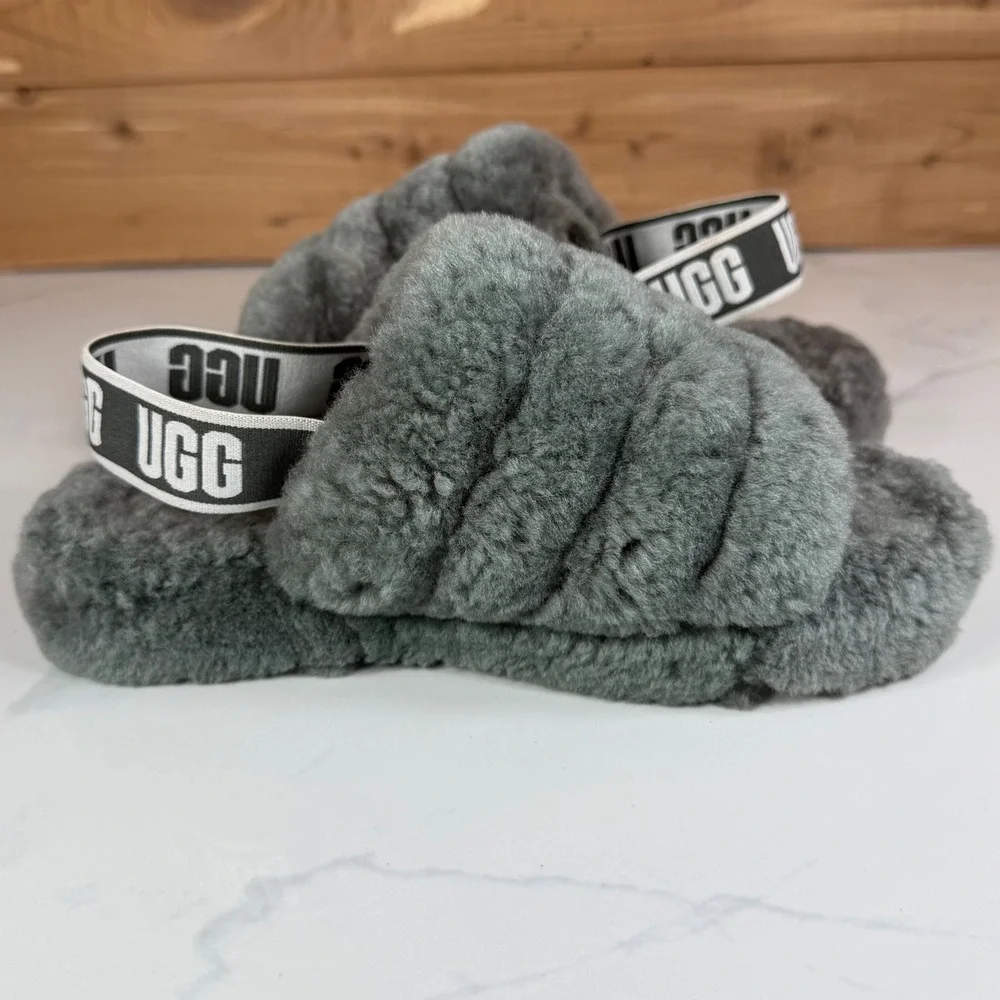 UGG Fluff Yeah Slide Charcoal Grey Kids Sheepskin Sandals Girl 2 Cozy Winter